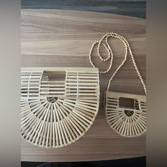 ANTHROPOLOGIE wood handbags - set of 2 very Vacation Vibes ☀️☀️☀️☀️